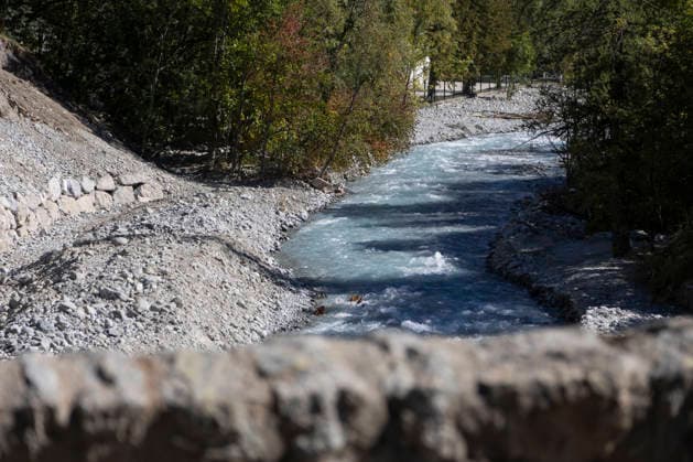 Gyr Flood Damage - France The Gyr flows through a channel reshaped by the flood, with fresh gravel deposits along its banks. Vallouise-Pelvoux, Hautes-Alpes, France, September 27, 2026. The exceptional floods of August 28 caused major damage in Vallouise-Pelvoux and on the road to Ailefroide. The damage highlights the growing exposure of Alpine valleys to intense rainfall and torrential hazards in a warming climate. Photo by Thibaut Durand ABACAPRESS.COM Vallouise-Pelvoux PROVENCE-ALPES-COTE D AZUR France  Copyright: xDurandxThibaut ABACAx
