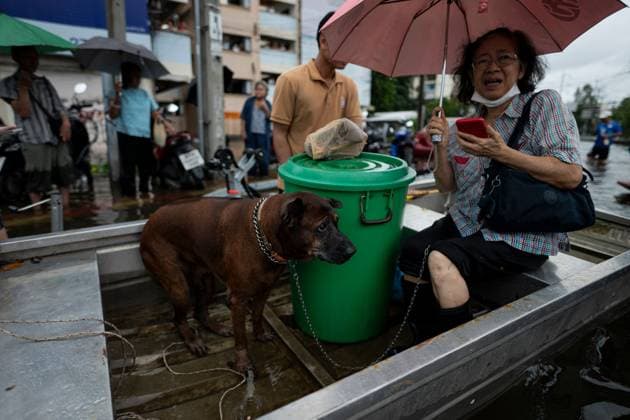 Heavy Rain Triggered Widespread Flooding Across Bangkok BANGKOK, THAILAND SEPTEMBER 27, 2026: Heavy rain caused widespread flooding across Bangkok, affecting residents, businesses and communities across the capital. The Thai Meteorological Department attributed the rainfall to a low-pressure system over the Central region combined with the southwest monsoon, with further rain expected through September 27. Bangkok authorities declared all 50 districts disaster-affected areas and deployed pumps, shelters and emergency teams to assist affected residents and drain accumulated floodwater. By Sunday, water levels had begun to recede in some areas, although flooding persisted in several low-lying communities as authorities continued monitorin Copyright: x xCaptainxJirathummanuwatx xJNAxPressx
