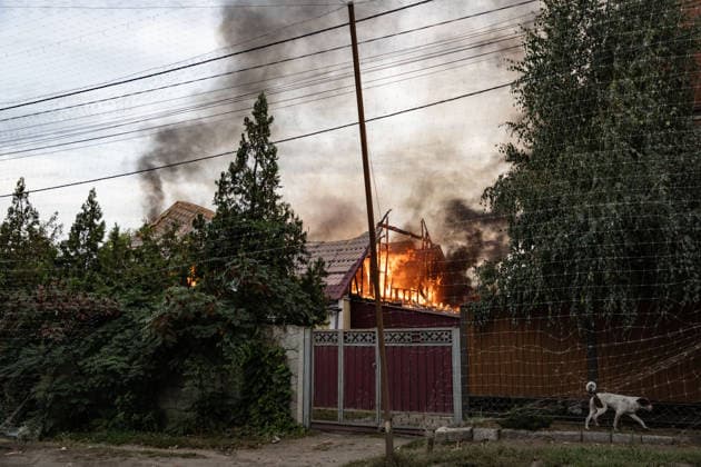 Russian drone attack in Sloviansk SLOVIANSK, UKRAINE - SEPTEMBER 27: A house burns in flames following a Russian drone attack in Sloviansk, Ukraine, on September 27, 2026. Francisco Richart Anadolu Sloviansk Ukraine. Editorial use only. Please get in touch for any other usage.  Copyright: x2026xAnadoluxFranciscoxRichartx
