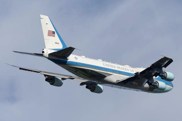 September 27, 2026, Medinah, Illinois, USA: Air Force One, carrying U.S. President DONALD TRUMP, flies over Medinah Country Club ahead of Trump s arrival in Chicago for the final day of the 2026 Presidents Cup in Medinah, Illinois, USA, on September 27, 2026. Medinah USA - ZUMAj302 20260927_znp_j302_001 Copyright: xBrettxJohnsenx