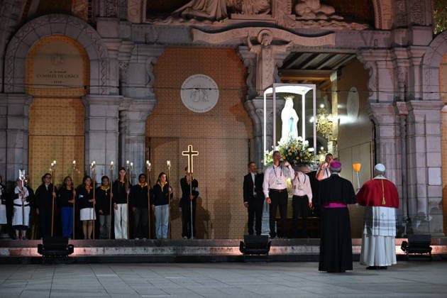 POPE LEO XIV LEADS ROSARY AND TORCHLIGHT PROCESSION IN LOURDES France, Lourdes, Vatican, 2026 9 27 Holy Rosary prayer and torchlight procession led by Pope Leo XIV at the Sanctuary of Our Lady of Lourdes. EDITORIAL USE ONLY - NO BOOKS Copyright: xALESSIAxGIULIANI xCatholicxPressxPhotox