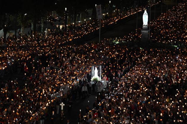 September 27, 2026, Paris, FRANCE: Pope Leo XIV during the prayer of the Holy Rosary and the Torchlight procession at the Sanctuary of Our Lady of Lourdes, Lourdes 27 September 2026. ANSA MAURIZIO BRAMBATTI. Paris FRANCE  - ZUMAa110 20260927_zaf_a110_028 Copyright: xMaurizioxBrambattix