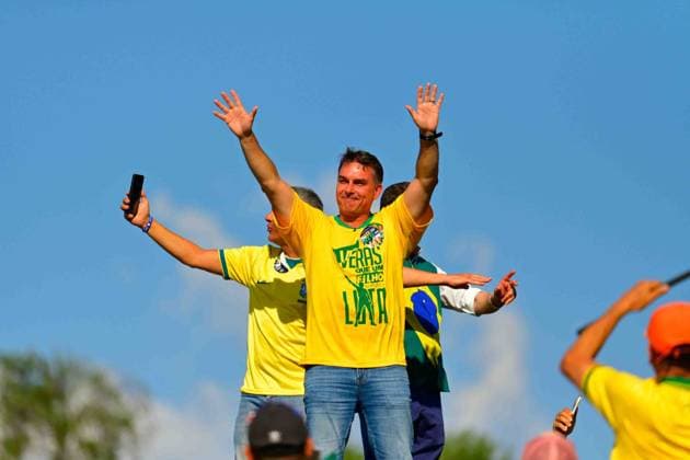 GOIÃ¢NIA, GO - 27.09.2026: CAMPANHA FLaVIO BOLSONARO GOIÃ¢NIA - Campaigning for candidate Flavio Bolsonaro this Sunday, the 27th, in Goiania, GO. x3021450x  MarcelloxDantas