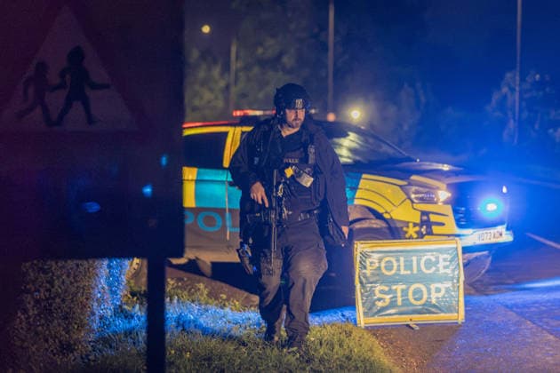 Counter-terror investigation after major incident declared at RAF Fairford FAIRFORD, UK - SEPTEMBER 27: Armed police maintain road blocks and security checks around RAF Fairford, Gloucestershire, United Kingdom, after a major incident was declared on September 27, 2026. Five men have been arrested on suspicion of plotting a car bomb attack against RAF Fairford. The military base hosts US Air Force bombers involved in the conflict with Iran. Marcin Nowak Anadolu Fairford United Kingdom. Editorial use only. Please get in touch for any other usage.  Copyright: x2026xAnadoluxMarcinxNowakx
