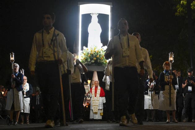Pope Leo XIV Joins Candlelight Procession at Lourdes Shrine - France Pope Leo XIV leads the Holy Rosary and candlelight procession at the Shrine of Our Lady of Lourdes in France on September 27, 2026 on the third day of his four-day Apostolic Journey to France. Photo by (EV) Simone Risoluti Vatican Media ABACAPRESS.COM Lourdes France  Copyright: xABACAx