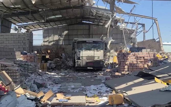 (260927) -- TAIZ, Sept. 27, 2026 -- This handout screenshot provided by the Houthi Media Center on Sept. 27, 2026 shows the destruction after an alleged Saudi airstrike targeted a market in Taiz. At least seven people were killed and 40 others wounded in airstrikes in Yemen s southwestern province of Taiz on Sunday, Houthi-run media reported. (Houthi Media Center Handout via Xinhua) YEMEN-TAIZ PROVINCE-AIRSTRIKES YinxKe 