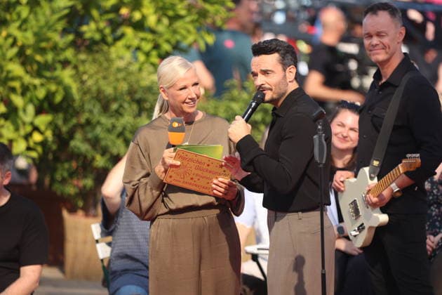 Andrea Kiewel and Giovanni Zarrella on the TV show ZDF Fernsehgarten Finalparty at Lerchenberg in Mainz, September 27, 2026 Copyright: xAgenturxMatthiasxWehnertx xM.xGränzdörferx