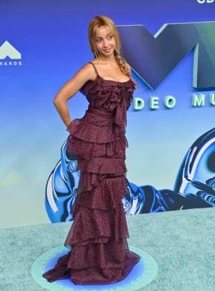 PinkPantheress arrives on the red carpet at the 2026 MTV Video Music Awards VMA s at the Peacock Theater in Los Angeles on Sunday, September 27, 2026.  LAP20260927504 JIMxRUYMEN