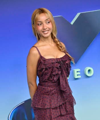 PinkPantheress arrives on the red carpet at the 2026 MTV Video Music Awards VMA s at the Peacock Theater in Los Angeles on Sunday, September 27, 2026.  LAP20260927505 JIMxRUYMEN