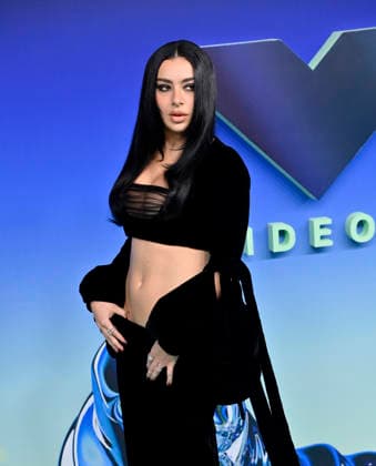 Charli xcx arrives on the red carpet at the 2026 MTV Video Music Awards VMA s at the Peacock Theater in Los Angeles on Sunday, September 27, 2026.  LAP20260927514 JIMxRUYMEN