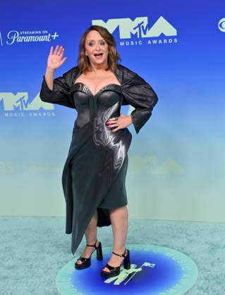 Rachel Dratch arrives on the red carpet at the 2026 MTV Video Music Awards VMA s at the Peacock Theater in Los Angeles on Sunday, September 27, 2026.  LAP20260927515 JIMxRUYMEN