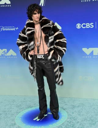 Sombr arrives on the red carpet at the 2026 MTV Video Music Awards VMA s at the Peacock Theater in Los Angeles on Sunday, September 27, 2026.  LAP20260927517 JIMxRUYMEN