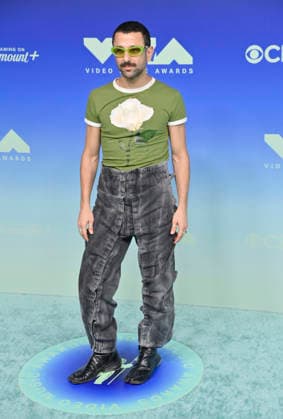 Aimilios Arapoglou arrives on the red carpet at the 2026 MTV Video Music Awards VMA s at the Peacock Theater in Los Angeles on Sunday, September 27, 2026.  LAP20260927580 JIMxRUYMEN
