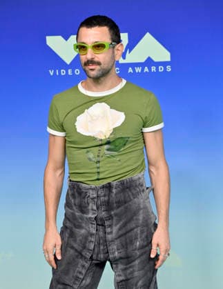 Aimilios Arapoglou arrives on the red carpet at the 2026 MTV Video Music Awards VMA s at the Peacock Theater in Los Angeles on Sunday, September 27, 2026.  LAP20260927581 JIMxRUYMEN