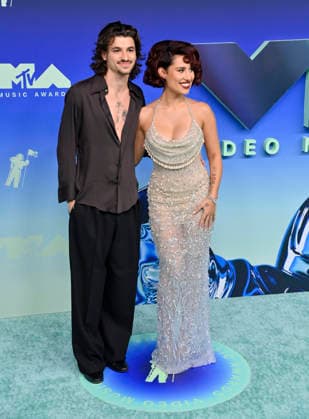 Mike Sabath and Raye arrive on the red carpet at the 2026 MTV Video Music Awards VMA s at the Peacock Theater in Los Angeles on Sunday, September 27, 2026.  LAP20260927597 JIMxRUYMEN