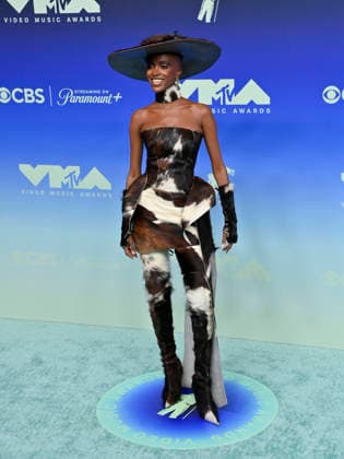 Madisin Rian arrives on the red carpet at the 2026 MTV Video Music Awards VMA s at the Peacock Theater in Los Angeles on Sunday, September 27, 2026.  LAP20260927600 JIMxRUYMEN