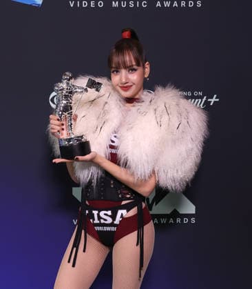 2026 MTV Video Music Awards (VMAs) - Press Room LISA, winner of the Best Pop award for Dream feat. Kentaro Sakaguchi, poses in the press room during the 2026 MTV Video Music Awards (VMAs) at Peacock Theater on September 27, 2026 in Los Angeles, California. Los Angeles Peacock Theater California United States Copyright: ximageSPACEx
