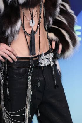 2026 MTV VMA Video Music Awards, Arrivals Sombr jewelry detail at the 2026 MTV Video Music Awards at Peacock Theater on September 07, 2025 in Los Angeles, California. Photo by: C Flanigan imageSPACE Los Angeles Peacock Theater California USA Copyright: xCxFlaniganx