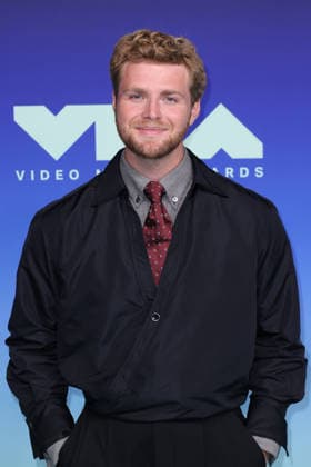 2026 MTV VMA Video Music Awards, Arrivals Alex Warren attends the 2026 MTV Video Music Awards at Peacock Theater on September 07, 2025 in Los Angeles, California. Photo by: C Flanigan imageSPACE Los Angeles Peacock Theater California USA Copyright: xCxFlaniganx