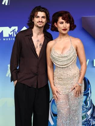 2026 MTV Video Music Awards Mike Sabath and Raye at the 2026 MTV Video Music Awards held at Peacock Theater at L.A. Live on September 27, 2026 in Los Angeles, California, United States. Los Angeles California United States Copyright: xXavierxCollin ImagexPressxAgencyx