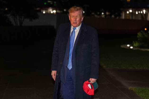 September 27, 2026, Washington, District Of Columbia, USA: President DONALD TRUMP speaks to the press as he arrives back to the White House on Marine One Washington USA  - ZUMAs365 20260927_znp_s365_014 Copyright: xJoeyxSussmanx