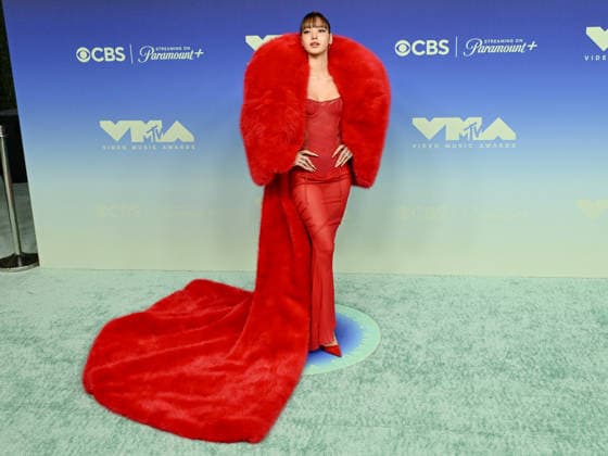 September 27, 2026, Los Angeles, California, USA: Thai rapper, singer, dancer, and actress LISA, 29, attends the 2026 MTV Video Music Awards Ã¢â‚¬oeVMAsÃ¢â‚¬Â teal carpet. Los Angeles USA  - ZUMAb173 20260927_aap_b173_023 Copyright: xBillyxBennightx