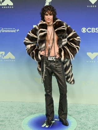 September 27, 2026, Los Angeles, California, USA: American singer-songwriter and musician SOMBR, aka, Shane Michael Boose, 30, attends the 2026 MTV Video Music Awards Ã¢â‚¬oeVMAsÃ¢â‚¬Â teal carpet. Los Angeles USA  - ZUMAb173 20260927_aap_b173_034 Copyright: xBillyxBennightx