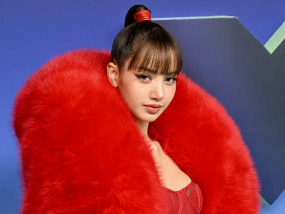 September 27, 2026, Los Angeles, California, USA: Thai rapper, singer, dancer, and actress LISA, 29, attends the 2026 MTV Video Music Awards Ã¢â‚¬oeVMAsÃ¢â‚¬Â teal carpet. Los Angeles USA  - ZUMAb173 20260927_aap_b173_041 Copyright: xBillyxBennightx