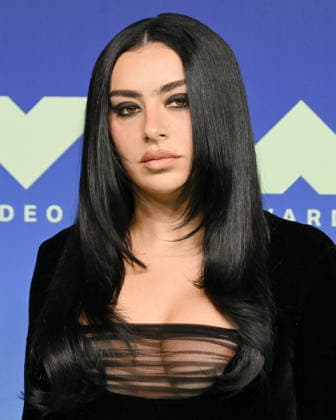 September 27, 2026, Los Angeles, California, USA: British singer, songwriter, and actress CHARLI XCX, aka, Charlotte Emma Aitchison, 34, attends the 2026 MTV Video Music Awards Ã¢â‚¬oeVMAsÃ¢â‚¬Â teal carpet. Los Angeles USA  - ZUMAb173 20260927_aap_b173_044 Copyright: xBillyxBennightx