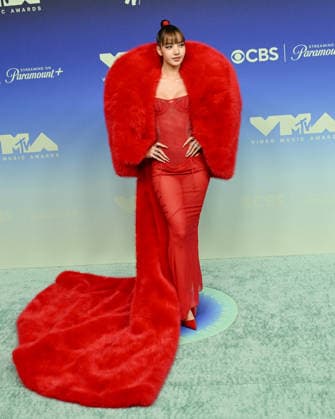 September 27, 2026, Los Angeles, California, USA: Thai rapper, singer, dancer, and actress LISA, 29, attends the 2026 MTV Video Music Awards Ã¢â‚¬oeVMAsÃ¢â‚¬Â teal carpet. Los Angeles USA  - ZUMAb173 20260927_aap_b173_065 Copyright: xBillyxBennightx