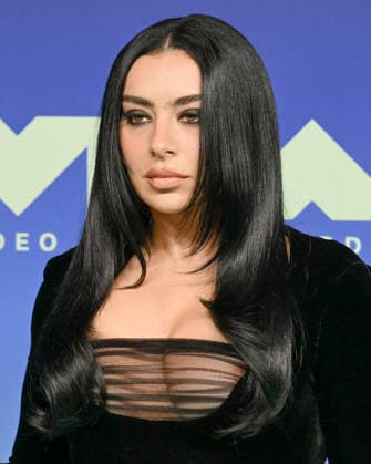 September 27, 2026, Los Angeles, California, USA: British singer, songwriter, and actress CHARLI XCX, aka, Charlotte Emma Aitchison, 34, attends the 2026 MTV Video Music Awards â€oeVMAs†teal carpet. Los Angeles USA - ZUMAb173 20260927_aap_b173_074 Copyright: xBillyxBennightx