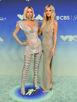 September 27, 2026, Los Angeles, California, USA: American socialite, media personality, entertainer, and businesswoman PARIS HILTON AND American socialite, fashion designer and model NICKY HILTON attendsthe 2026 MTV Video Music Awards Ã¢â‚¬oeVMAsÃ¢â‚¬Â teal carpet. Los Angeles USA  - ZUMAb173 20260927_aap_b173_078 Copyright: xBillyxBennightx