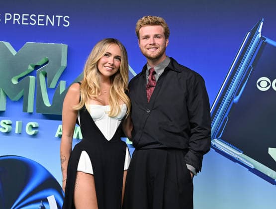 2026 MTV Video Music Awards Kouvr Annon and Alex Warren arriving at the 2026 MTV Video Music Awards held at the Peacock Theater on September 27, 2026 in Los Angeles, California. Los Angeles Peacock Theater California USA Copyright: xTammiexArroyo AFF-USA.comx