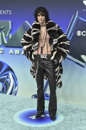 Sombr at arrivals for The 2026 MTV VMAs (Video Music Awards) - Arrivals 1, JW Marriott Los Angeles L.A. LIVE, Los Angeles, CA, September 27, 2026. Photo By: Elizabeth Goodenough Everett Collection The 2026 MTV VMAs (Video Music Awards) - Arrivals 1 PUBLICATIONXNOTxINxCANxCHNxFRAxITAxJPNxNORxPOLxRUSxESPxUKxUSA
