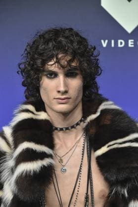 Sombr at arrivals for The 2026 MTV VMAs (Video Music Awards) - Arrivals 1, JW Marriott Los Angeles L.A. LIVE, Los Angeles, CA, September 27, 2026. Photo By: Elizabeth Goodenough Everett Collection The 2026 MTV VMAs (Video Music Awards) - Arrivals 1 PUBLICATIONXNOTxINxCANxCHNxFRAxITAxJPNxNORxPOLxRUSxESPxUKxUSA