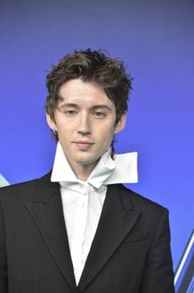 Troye Sivan at arrivals for The 2026 MTV VMAs (Video Music Awards) - Arrivals 1, JW Marriott Los Angeles L.A. LIVE, Los Angeles, CA, September 27, 2026. Photo By: Elizabeth Goodenough Everett Collection The 2026 MTV VMAs (Video Music Awards) - Arrivals 1 PUBLICATIONXNOTxINxCANxCHNxFRAxITAxJPNxNORxPOLxRUSxESPxUKxUSA