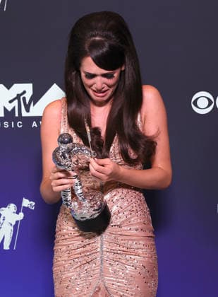2026 MTV Video Music Awards (VMAs) - Press Room Sienna Spiro, winner of the Best New Artist award, poses in the press room during the 2026 MTV Video Music Awards (VMAs) at Peacock Theater on September 27, 2026 in Los Angeles, California. Los Angeles Peacock Theater California United States Copyright: ximageSPACEx