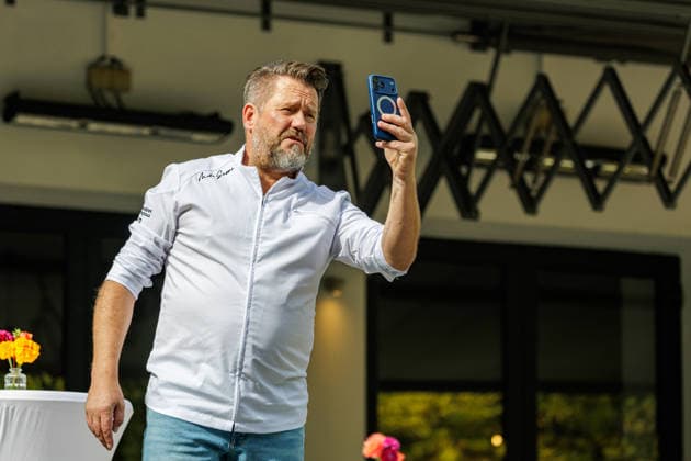 September 27, 2026, Düsseldorf: Mike Süsser at the Lido Malkasten on the sidelines of an event organized by Chefs in Town Düsseldorf Lido at the Malkasten, Jacobistraße, North Rhine-Westphalia, Germany