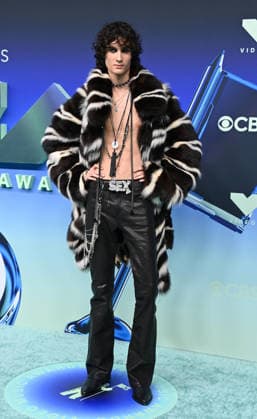 2026 MTV Video Music Awards Sombr arriving at the 2026 MTV Video Music Awards held at the Peacock Theater on September 27, 2026 in Los Angeles, California. Los Angeles Peacock Theater California USA Copyright: xTammiexArroyo AFF-USA.comx