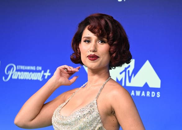 2026 MTV Video Music Awards Raye arriving at the 2026 MTV Video Music Awards held at the Peacock Theater on September 27, 2026 in Los Angeles, California. Los Angeles Peacock Theater California USA Copyright: xTammiexArroyo AFF-USA.comx