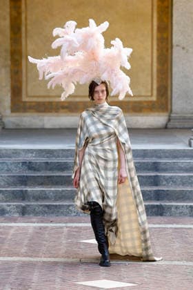 Marques Almeida Spring Summer 2027 Ready-to-Wear Collection fashion show at Milan Fashion Week (MLFW) on September 27, 2026 Marquess Almeida Spring Summer 2027 Ready-to-Wear Collection fashion show at Milan Fashion Week (MLFW) on September 27, 2026 Milan, Italy  Copyright: xAgencex xBestimagexAgencex xBestimagex