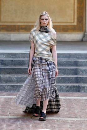 Marques Almeida Spring Summer 2027 Ready-to-Wear Collection fashion show at Milan Fashion Week (MLFW) on September 27, 2026 Marquess Almeida Spring Summer 2027 Ready-to-Wear Collection fashion show at Milan Fashion Week (MLFW) on September 27, 2026 Milan, Italy  Copyright: xAgencex xBestimagexAgencex xBestimagex