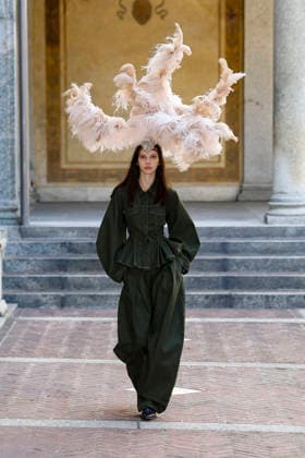 Marques Almeida Spring Summer 2027 Ready-to-Wear Collection fashion show at Milan Fashion Week (MLFW) on September 27, 2026 Marquess Almeida Spring Summer 2027 Ready-to-Wear Collection fashion show at Milan Fashion Week (MLFW) on September 27, 2026 Milan, Italy  Copyright: xAgencex xBestimagexAgencex xBestimagex