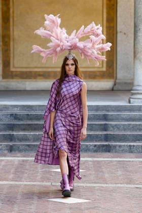Marques Almeida Spring Summer 2027 Ready-to-Wear Collection fashion show at Milan Fashion Week (MLFW) on September 27, 2026 Marquess Almeida Spring Summer 2027 Ready-to-Wear Collection fashion show at Milan Fashion Week (MLFW) on September 27, 2026 Milan, Italy  Copyright: xAgencex xBestimagexAgencex xBestimagex
