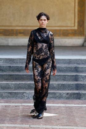 Marques Almeida Spring Summer 2027 Ready-to-Wear Collection fashion show at Milan Fashion Week (MLFW) on September 27, 2026 Marquess Almeida Spring Summer 2027 Ready-to-Wear Collection fashion show at Milan Fashion Week (MLFW) on September 27, 2026 Milan, Italy  Copyright: xAgencex xBestimagexAgencex xBestimagex