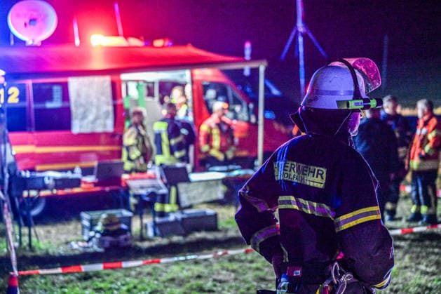 Farmhouse Ablaze; Major Firefighting Operation in the Ortenau District Late d, Emergency responders battled a major fire in Gutach on the Black Forest Railway in the Ortenau district Copyright: x xonw-imagesx x-x