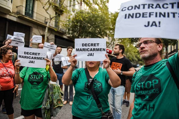 Housing unions block off various streets in Barcelona, calling for the Maricarmen Decree. Dozens of people gathered on September 28, 2026, in Barcelona, Catalonia, Spain Housing unions have blocked off various streets in Barcelona, calling for the Maricarmen decree following the eviction of an 87-year-old woman from Madrid in the Retiro neighborhood of the Spanish capital. A procession of people marched down Còrsega Street and Pau Claris Street until reaching Diagonal, where the Tenants’ Union has planned a surprise action at the Diagonal Metro station. SEPTEMBER 28, 2026 Barcelona, Catalonia Barcelona, Catalonia, Spain Copyright: xAlbertoxParedesx 7804892