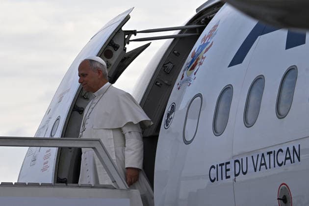 POPE LEO XIV ARRIVES AT METZ-NANCY AIRPORT France, Metz, Vatican, 2026 9 28 Arrival of Pope Leo XIV at Metz-Nancy-Lorraine International Airport. EDITORIAL USE ONLY - NO BOOKS Copyright: xALESSIAxGIULIANI xCatholicxPressxPhotox