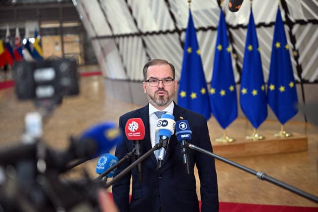 Defense Ministers of EU meeting in Brussels BRUSSELS, BELGIUM - SEPTEMBER 28: Lithuanian Defense Minister Robertas Kaunas makes statements to the press ahead of the first official meeting of Defense ministers of European Union (EU) countries after the summer break in Brussels, Belgium on September 28, 2026. Dursun Aydemir Anadolu Brussels Belgium. Editorial use only. Please get in touch for any other usage.  Copyright: x2026xAnadoluxDursunxAydemirx