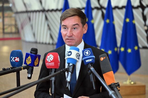 Defense Ministers of EU meeting in Brussels BRUSSELS, BELGIUM - SEPTEMBER 28: Parliamentary State Secretary at the German Federal Ministry of Defense Sebastian Hartmann makes statements to the press ahead of the first official meeting of Defense ministers of European Union (EU) countries after the summer break in Brussels, Belgium on September 28, 2026. Dursun Aydemir Anadolu Brussels Belgium. Editorial use only. Please get in touch for any other usage.  Copyright: x2026xAnadoluxDursunxAydemirx